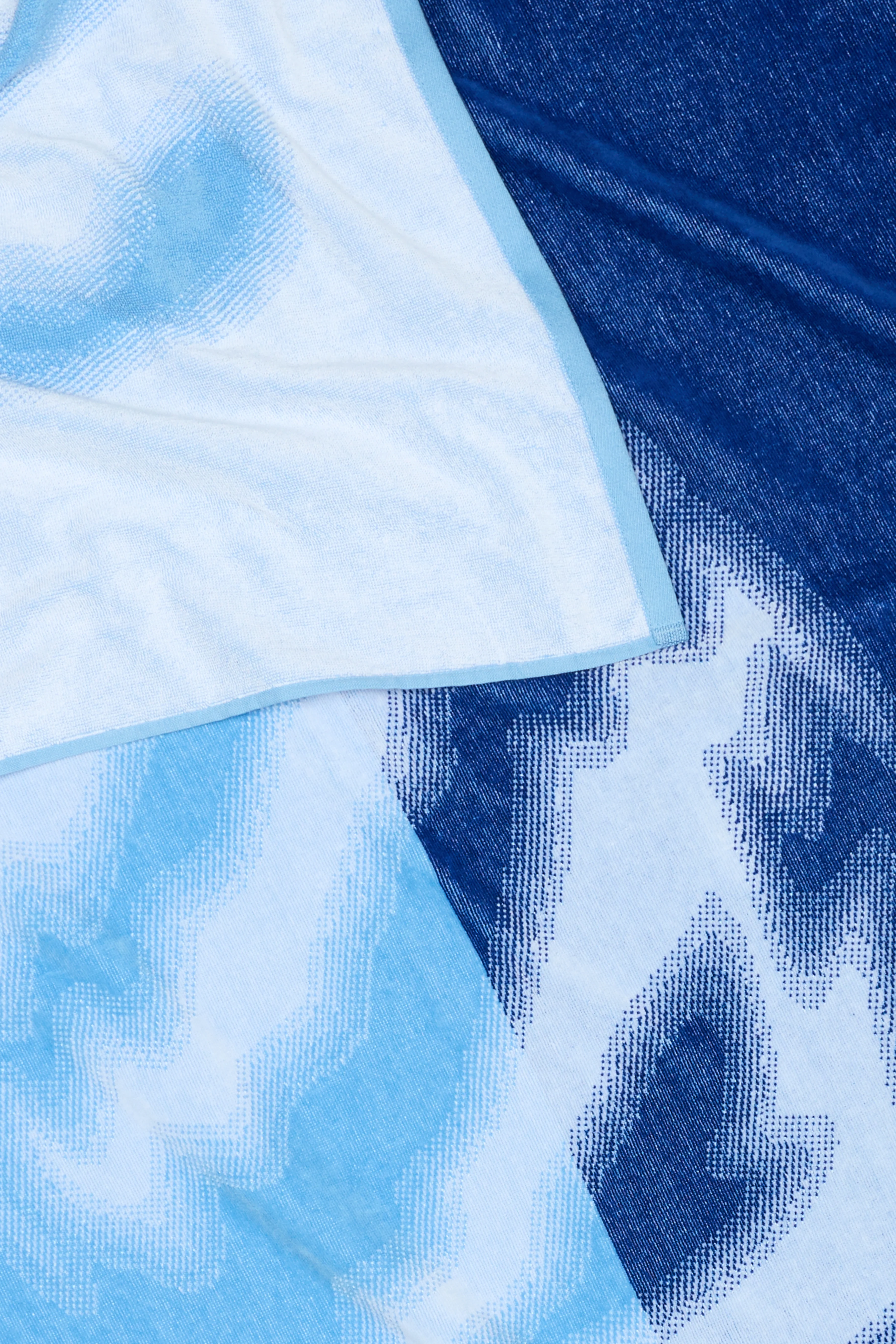 Swim Towel Ripple - Image 5