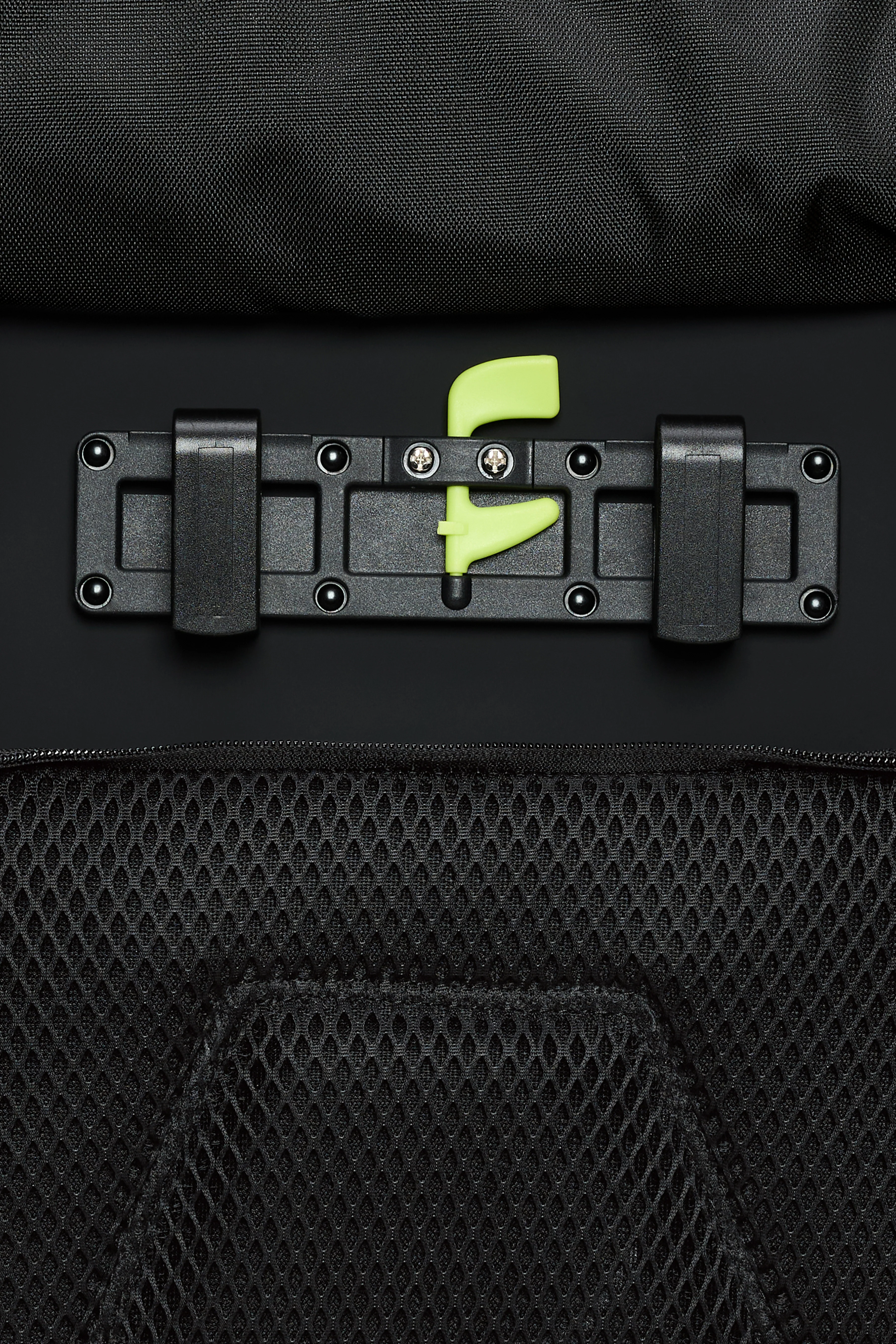Trail Rolltop Messenger Bag - Image 7