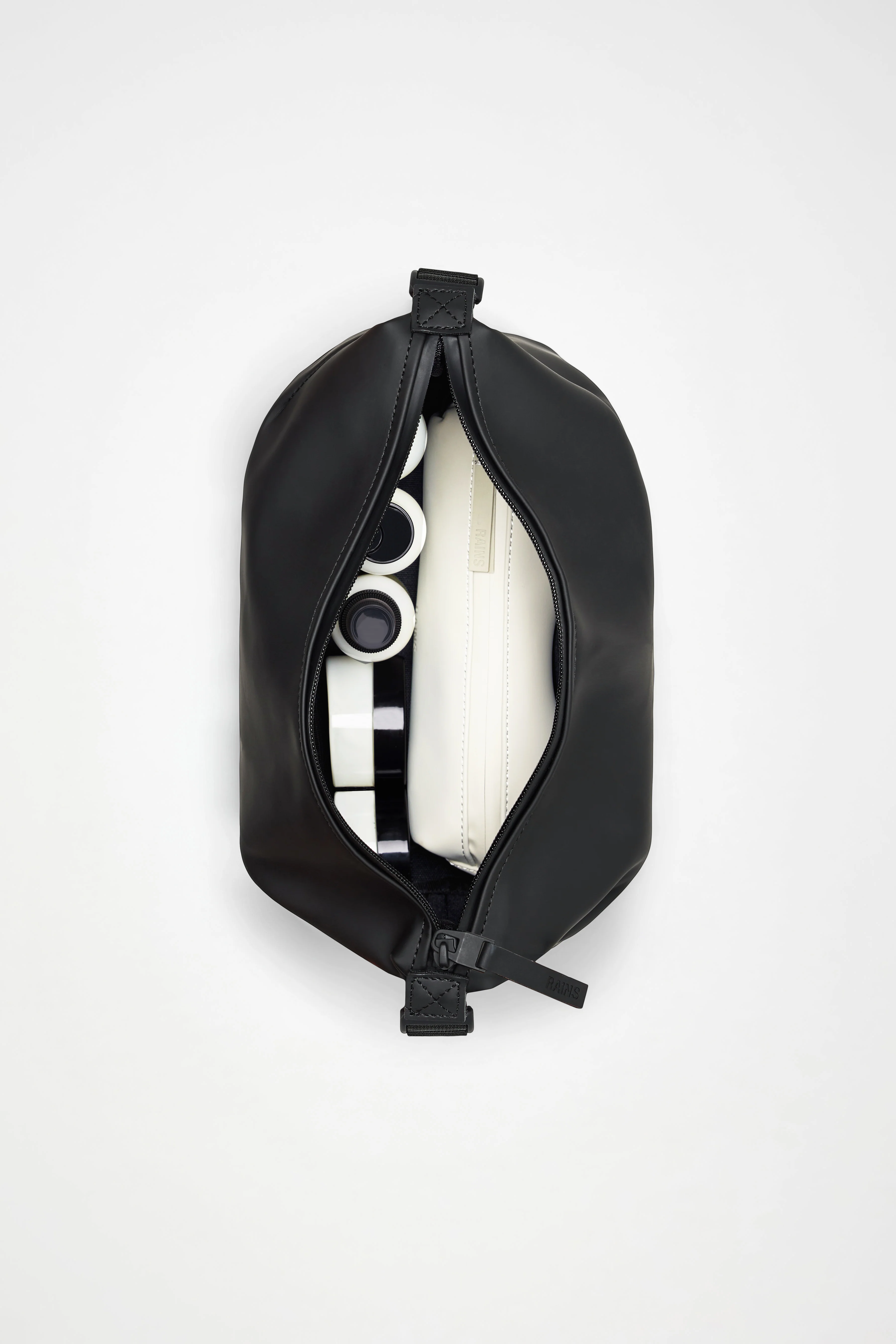 Hilo Wash Bag - Image 11